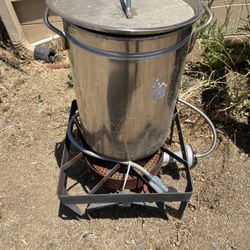 Small Has Grill And Turkey Fryer 