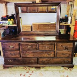 9 DRAWER DRESSER / MIRROR COMBO