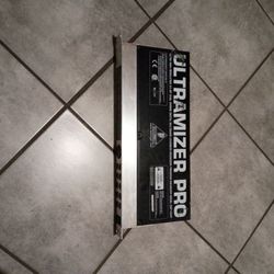 Behringer ULTRAMIZER PRO DSP1424P,