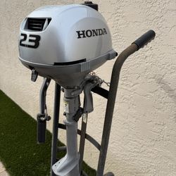 Honda 2.3HP 4-Stroke Outboard (Short Shaft) – Runs Great – With Stand