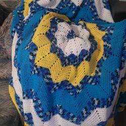 Queen size circle afghan