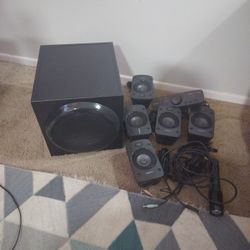 Logitech Z906  Surround Sound Dolby Digital  Speaker Like New Condition.. Moving Sale ,,