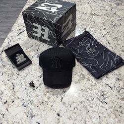 31 Hats Forever Black