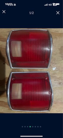 1990 Chevy Suburban                                    ( Tail Lamps )