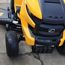 Cub Cadet XT1 Enduro LT 46 in. 22 HP V-Twin Kohler 7000 Series Engine Hydrostatic Drive Gas Riding Lawn Tractor