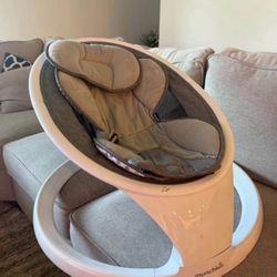 Munchkin Bluetooth Enabled Infant Baby Swing, White