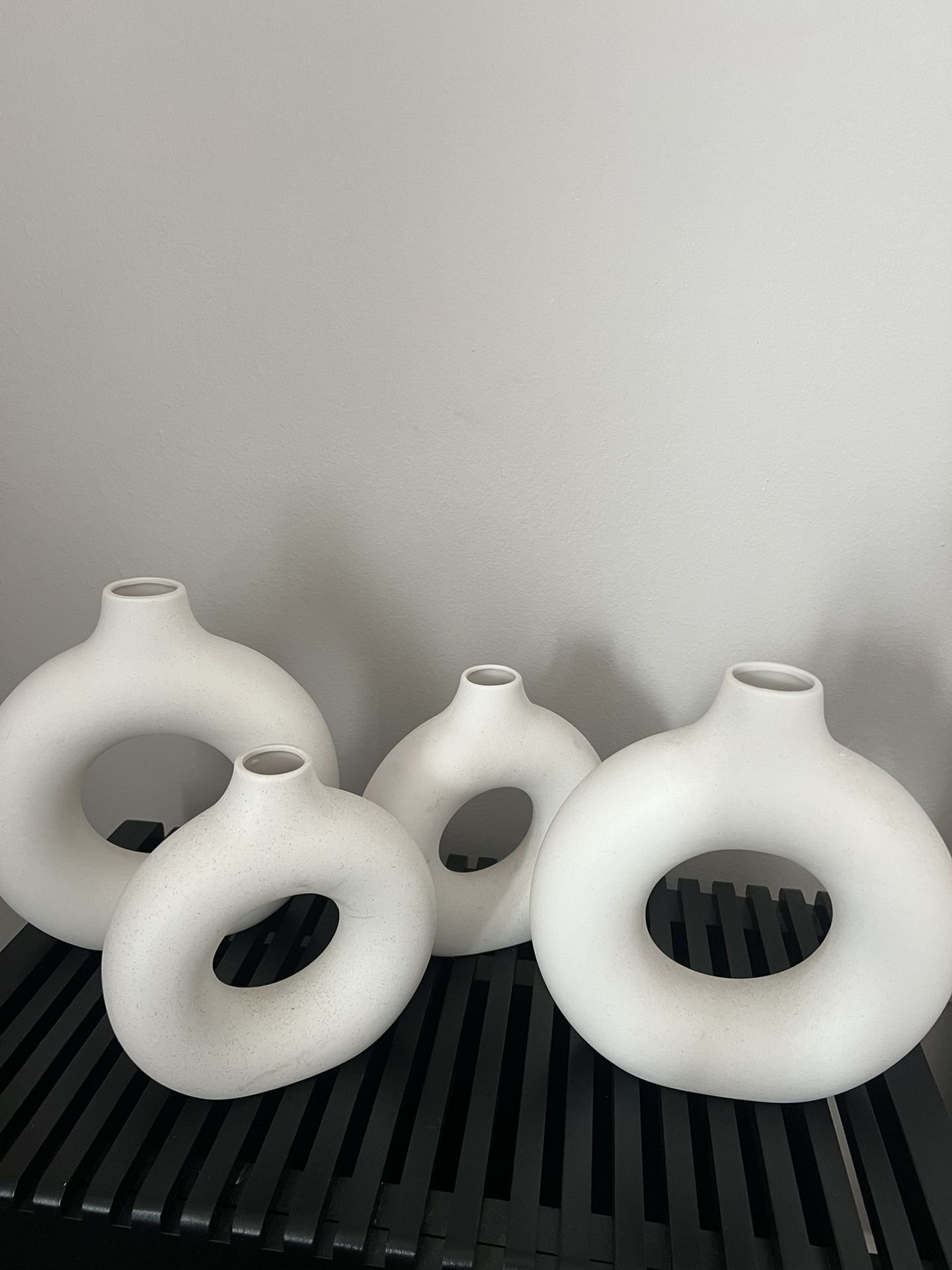 4 Modern ceramic Donut Flower Vase