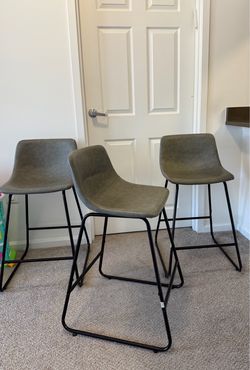 3 bar stools
