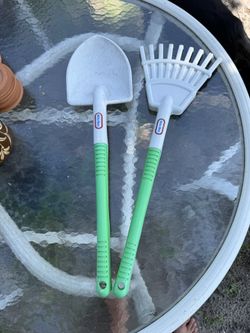 Little Tikes Plastic Shovel And Rake Set