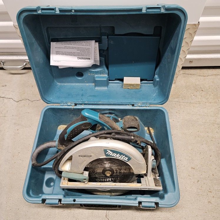 Makita 5007MG Corded Circular Saw