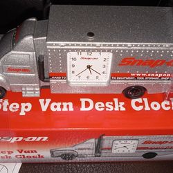 Brand New Factory Boxed Snapon Tools Collector Stepvan  Desk Clock