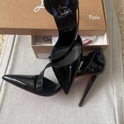 Louboutin ASTRID 100 PATENT/L B439 BLACK/LIN 40