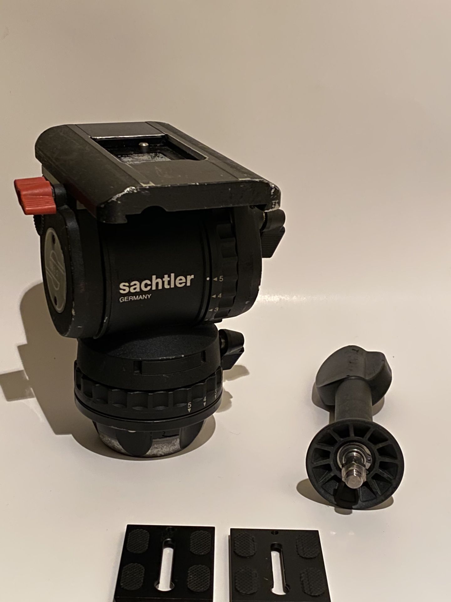 Sachtler DV 8 SB 75mm - 26.4lbs Payload