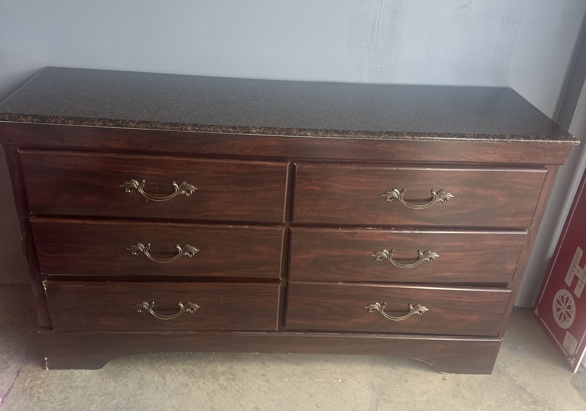 Dresser