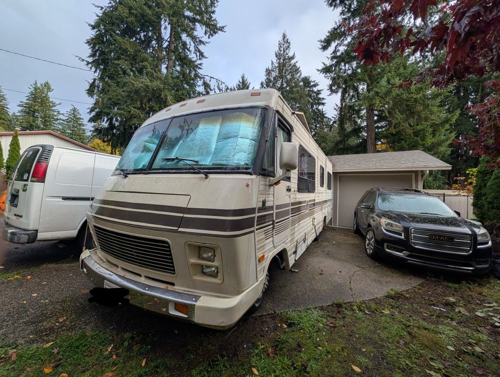 1986 Winnebago Chieftain 26HR