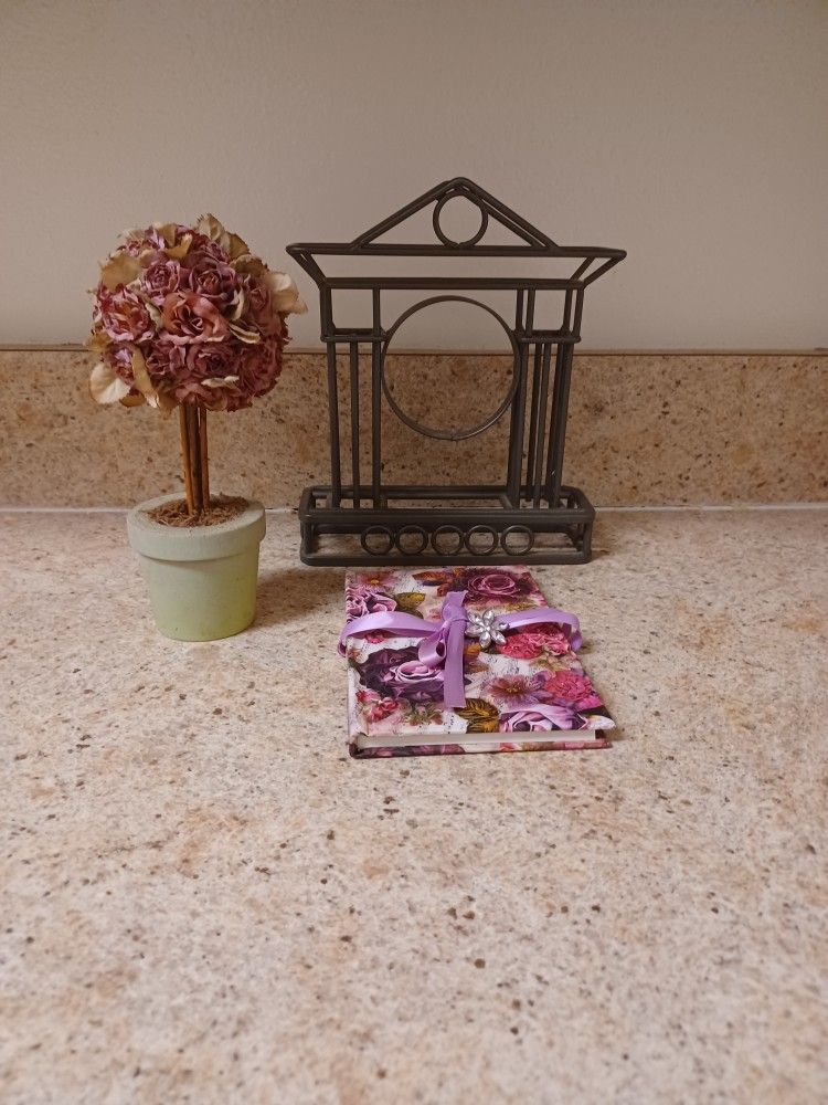 Home Decor Items- Box Lot