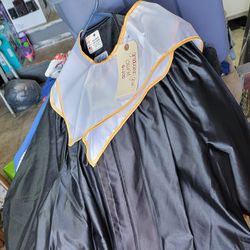 Graduation gown with colar