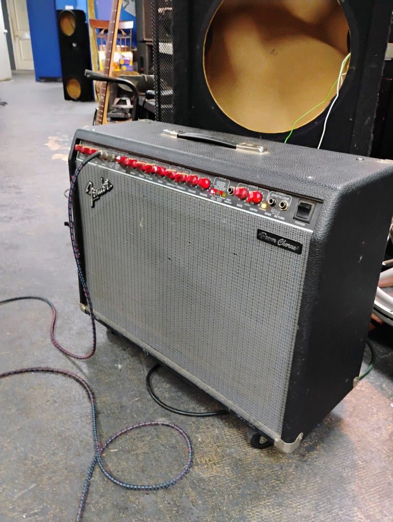 Fender Power Chorus 2-Channel 2 x 65-Watt 2x12