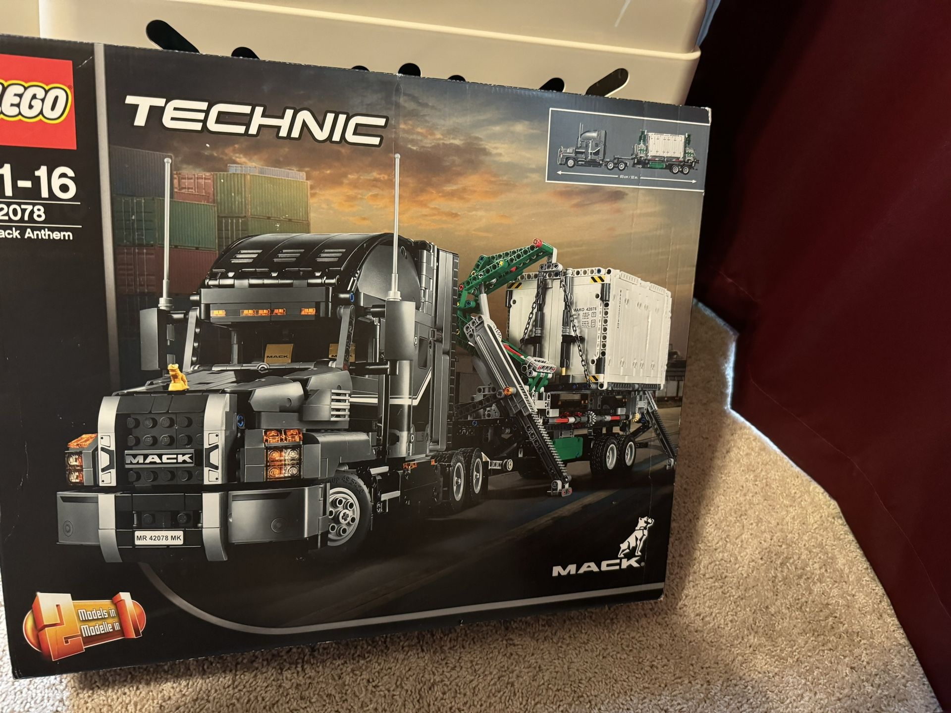 Lego USC MACK ATHEM WITH TRAILER 