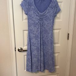 V-Neck Quarter A Sleeve With Scrunchie At The V-Neck