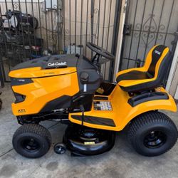 Cub Cadet XT1 Enduro LT 42 in. 547cc Engine with Intelli Power Hydrostatic Drive Gas Riding Lawn Tractor 