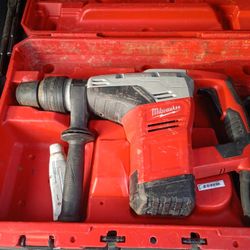 Milwaukee Roto Hammer 