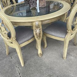 Well-Buikt Table With 4 Chairs. Sturdy. Wooden