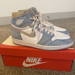 Jordan 1 Hyper Royal Size 13