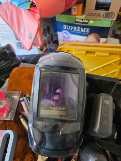 Welding helmet