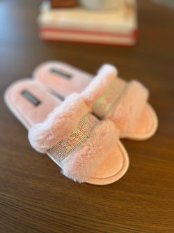 Women Bebe slippers size 8
