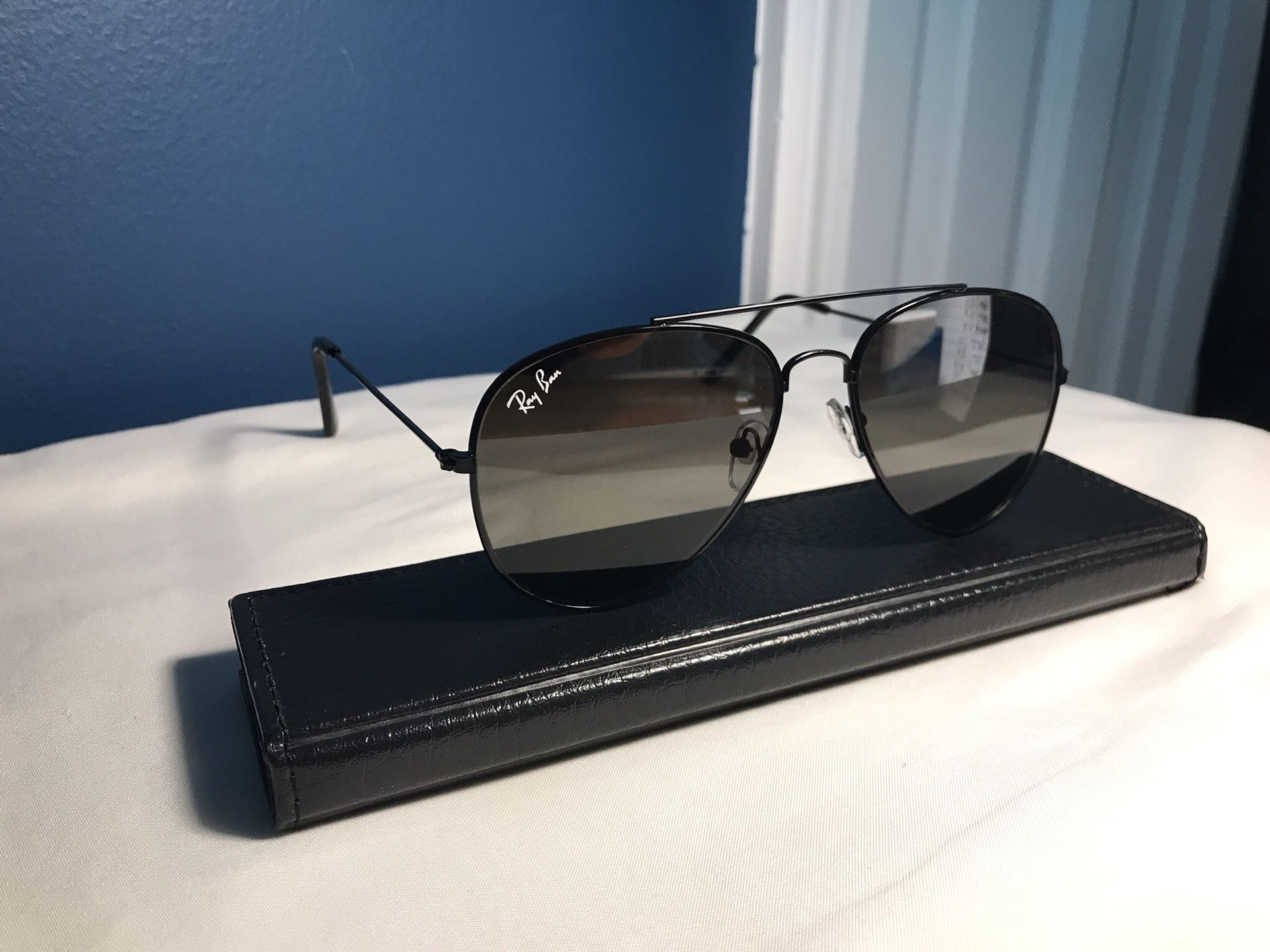 Ray Ban Aviator Sunglasses. UV Protection