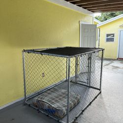 Heavy-Duty Chain Link Dog Kennel / Animal Cage – Great Condition