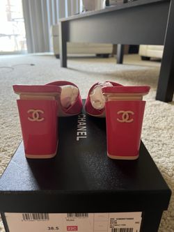 BNIB Limited Edition Polly Pocket Chanel CC Patent Calfskin Pink Mules sz  38.5! for Sale in City Of Industry, CA - OfferUp