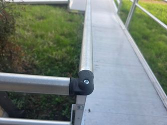 Aluminum wheelchair ramp with Guardrail