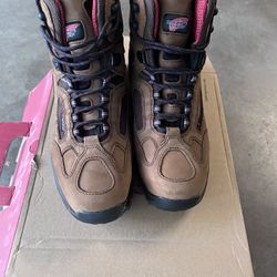 BRAND NEW MEN'S 6-INCH WATERPROOF SAFETY TOE HIKER BOOT SIZE 10