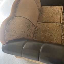 3 Couches, 2 Small, 1 Big