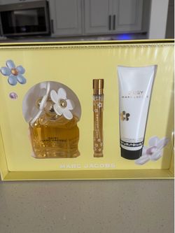 Marc jacobs daisy perfum gift set