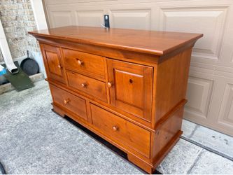 Beautiful dresser with lots of storage
