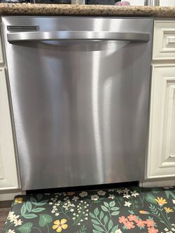 Like New! Samsung 24" Stainless Steel Dishwasher (DW80CG4021SR) – Excellent Condition