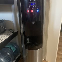 Hot/Cold  Water Machine 