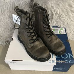 Size 6.5Arizona Womens Queen Combat Boots Flat Heel


