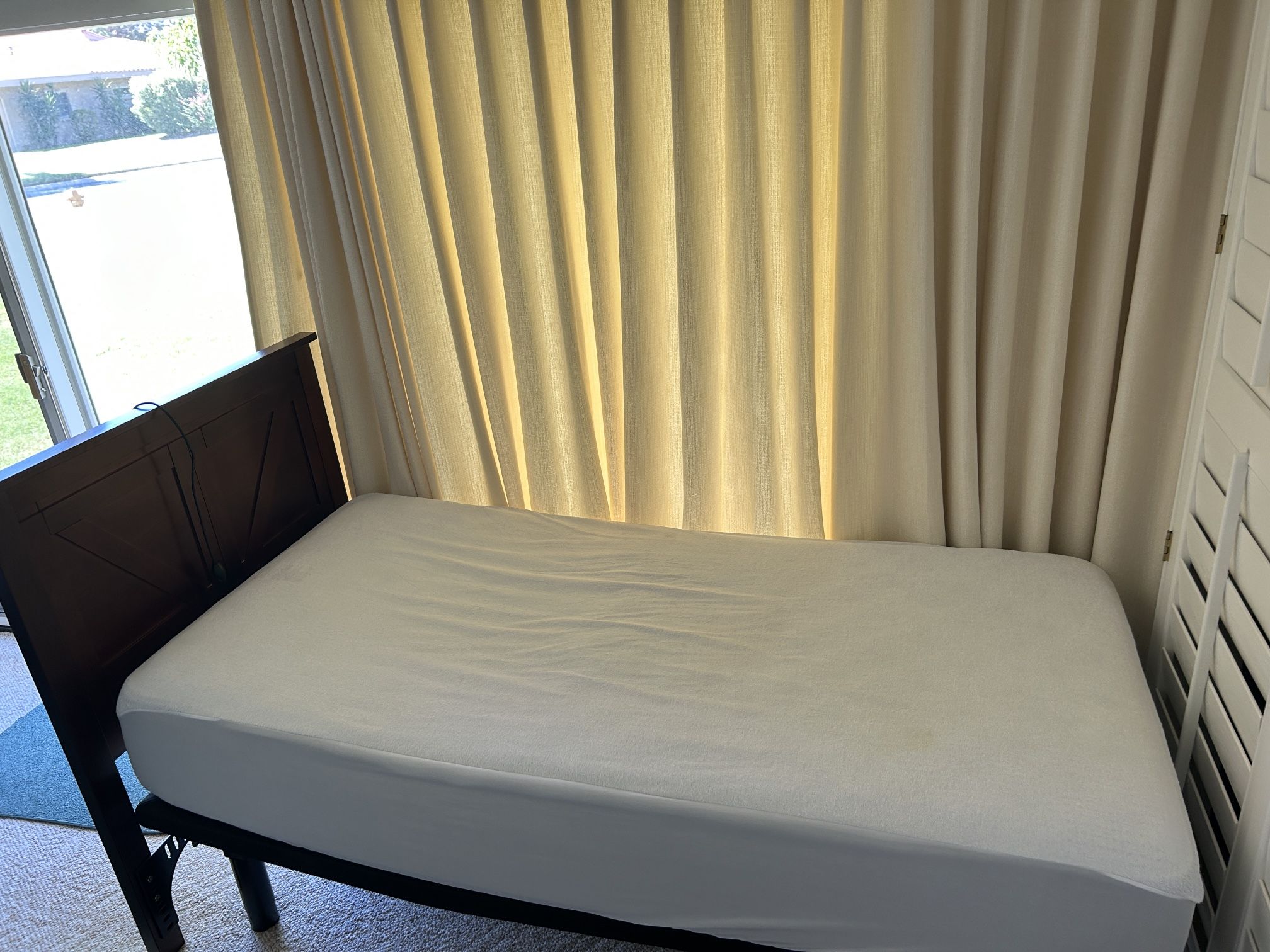 Adjustable Bed Frame With Twin Mattress