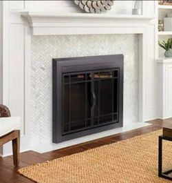 Easton Medium Glass Fireplace Door~NEW IN BOX~Pleasant Hearth~Fits 30"-37"W - 25.5"-32.5"H