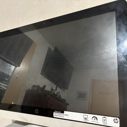 HP 22-b013w 21.5” All In One Desktop 