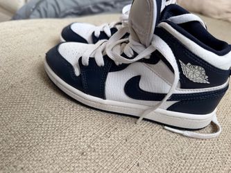 Little kids Jordans SIZE 13