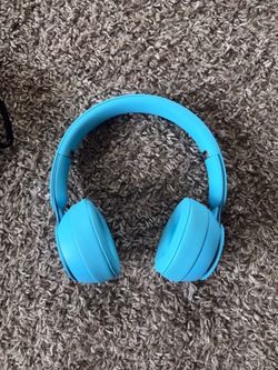 Beats Solo pro discontinued w/noise cancellation