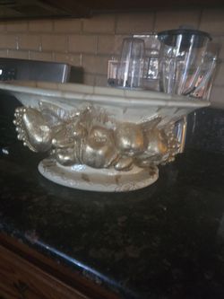 BIG END BEATIFUL FRUIT BOWL , VERY ELEGANT FOR YOUR QUITCHEN .