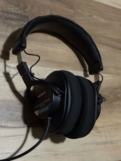 Sony MDR-7506 Professional Stereo Monitor Headphones