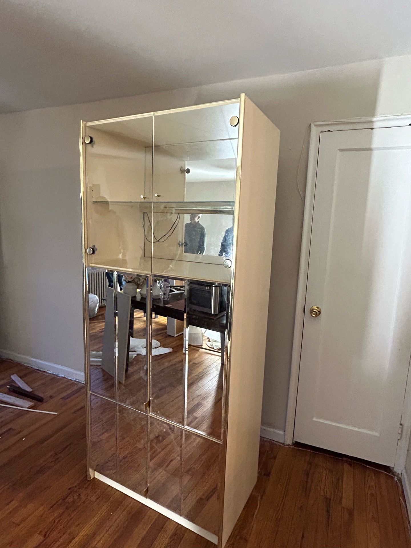 China cabinet with mirror