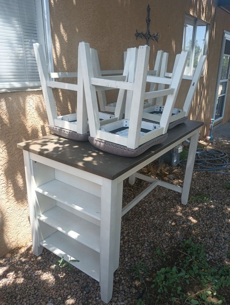 Ashley Country Table And Stools
